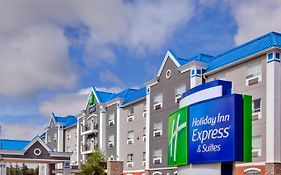 Holiday Inn Express & Suites Calgary South Macleod Trail S